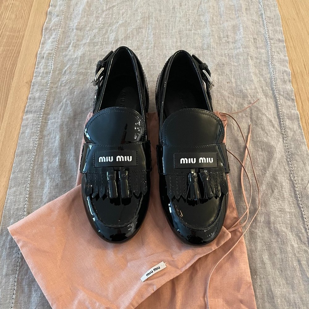 MIU MIU - Black Patent Leather Flat Moccasin / Loafer with Tassels - Size 39